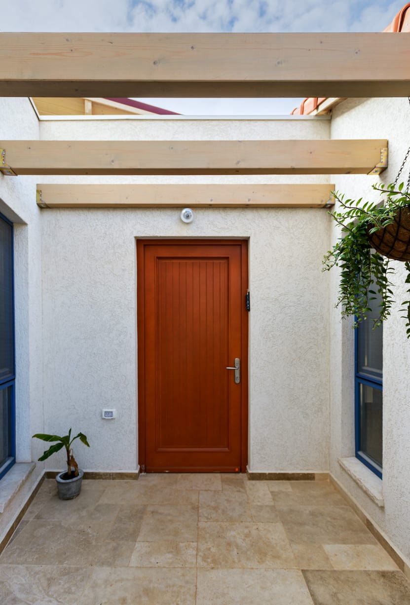דלתות כניסה מעוצבות מעץ - קונטור